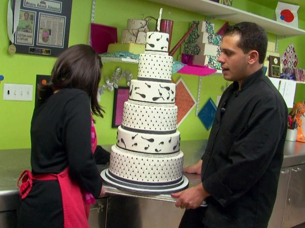 Amazing Wedding Cakes - Italian Engagement, Fly To The Moon and Crystal Quilted cakes