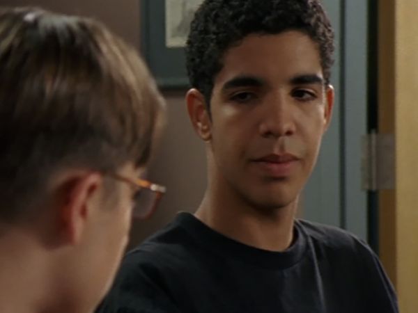 Degrassi: la nueva generación - Habrá accidentes, Pt.1