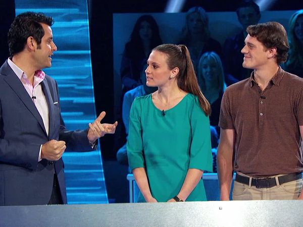 Idiotest - College Friends vs. College Couple