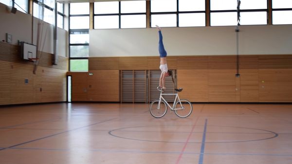 Exhibition Awesome - Exhibition Awesome | Balancing Acts