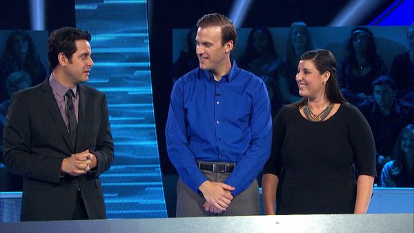 Idiotest - Hometown Friends vs. Newly Engaged Couple