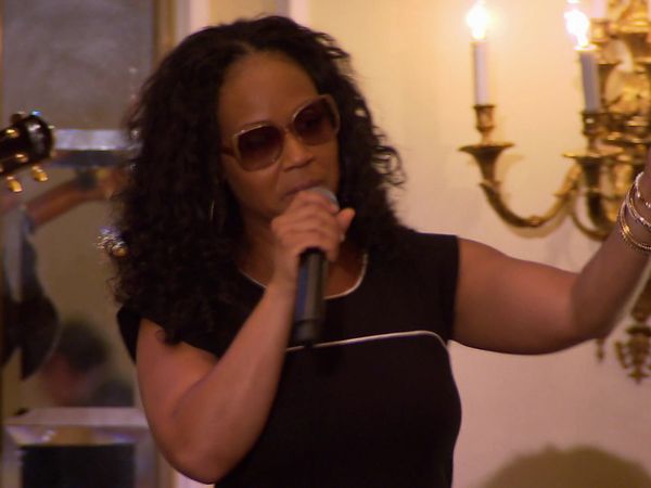 Mary Mary - Holding the Fort