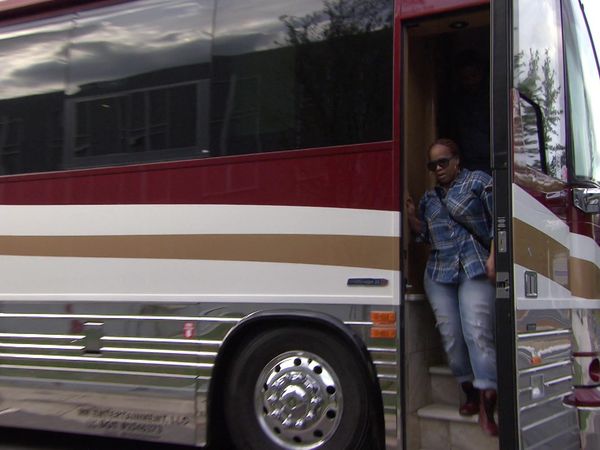 Mary Mary - Tina's Tour Troubles