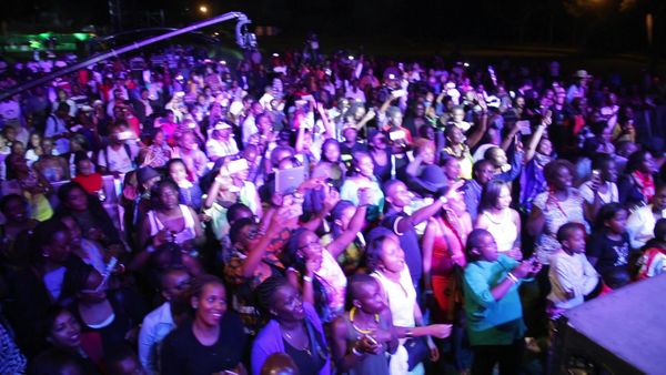 Mary Mary - Kenya Make It On Time?