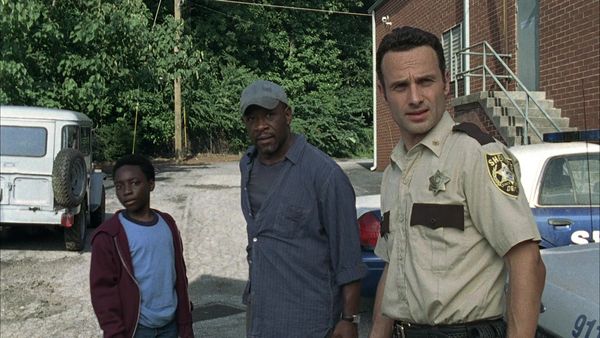 The Walking Dead en español - Los Viejos Tiempos