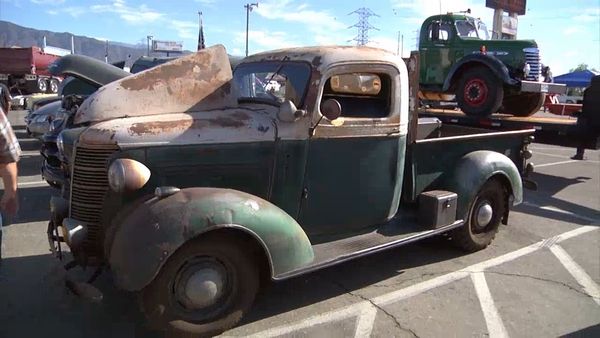 Full Custom Garage - Antique Tow Truck
