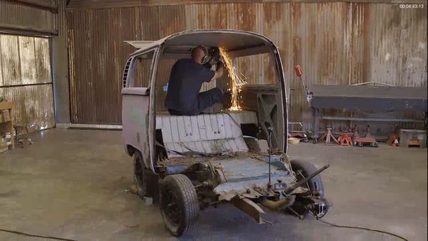 Full Custom Garage - 70s Mini-kit Van