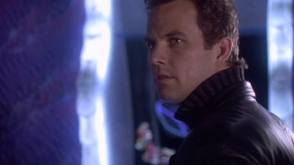 Earth: Final Conflict - Defector