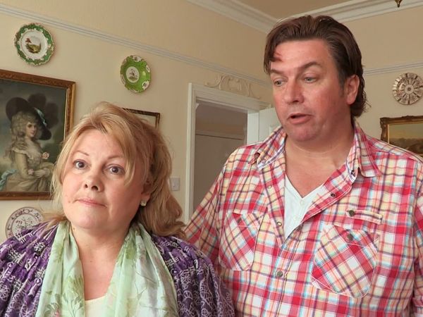 Secret Dealers - Episode 19