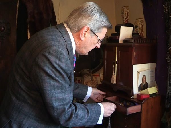 Secret Dealers - Episode 14