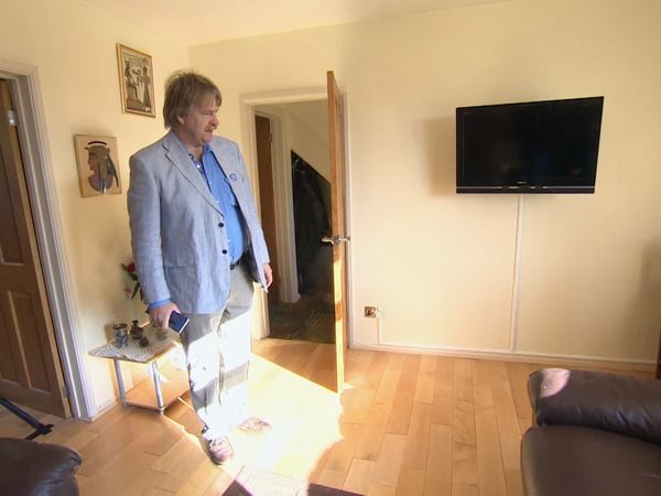 Secret Dealers - Episode 13