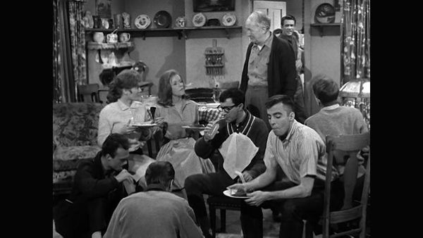 The Real McCoys - Meeting Hassie's Friends