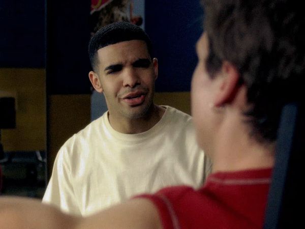 Degrassi: la nueva generación - La fiesta