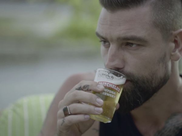 Comida, licor y tatuajes - Knysa