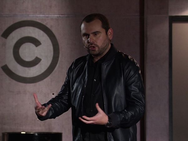 Comedy Central Stand Up: Colombia - Comedy Central Stand Up: Colombia: Ricardo Quevedo (S1E101)