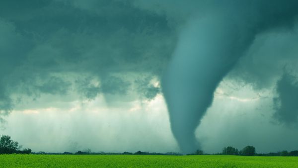 Storm Hunters - Tornado Terror