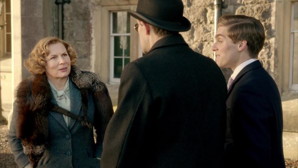 Blandings - Throwing Eggs