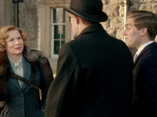 Blandings - Throwing Eggs