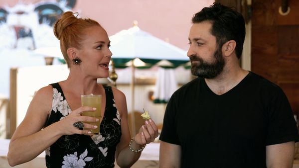 Mezcla - Cócteles de Días Festivos & Viejos Amigos