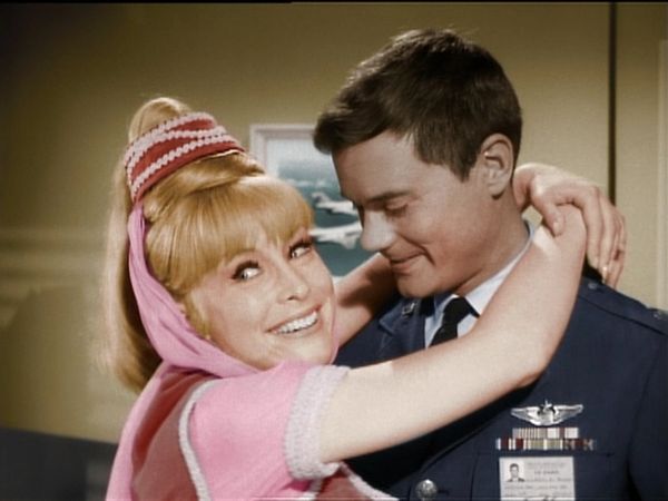 I Dream Of Jeannie - El astronauta más rico del mundo entero