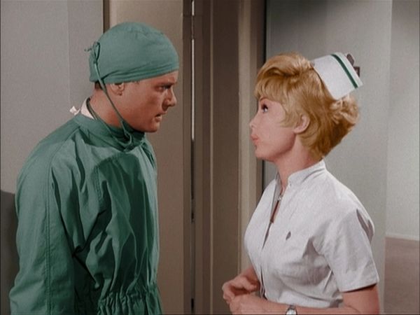 I Dream Of Jeannie - Mi Maestro, El Doctor