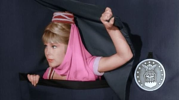 I Dream Of Jeannie - ¿Alguien ha visto a Jeannie?