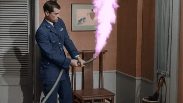 I Dream Of Jeannie - El caso del asesinato en el yate