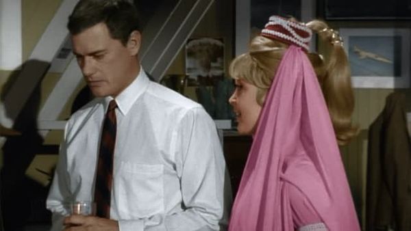 I Dream Of Jeannie - Jeannie y la broma de matrimonio