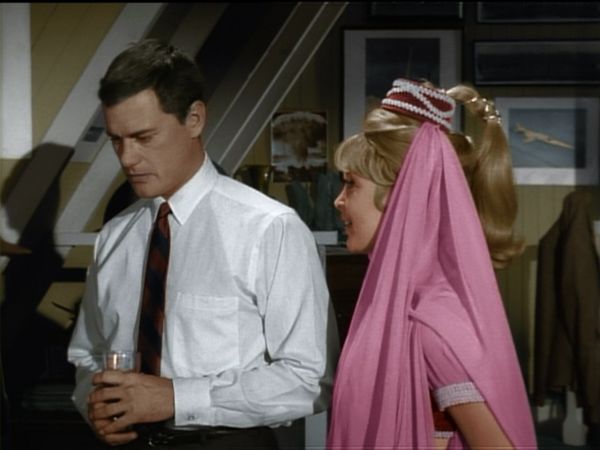 I Dream Of Jeannie - Jeannie y la broma de matrimonio