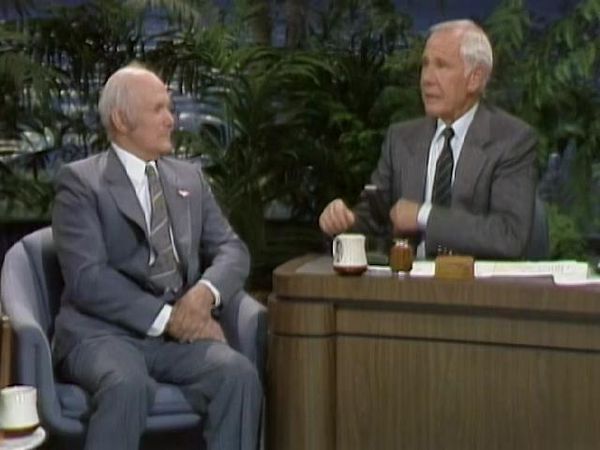 The Johnny Carson Show - Hollywood Icons Of The '60s - Raquel Welch (6/22/88)
