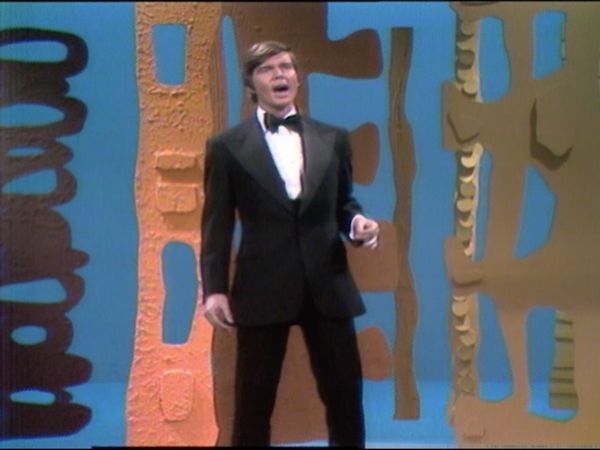 The Carol Burnett Show - The Carol Burnett Show: S2 E22 - Ross Martin, John Davidson