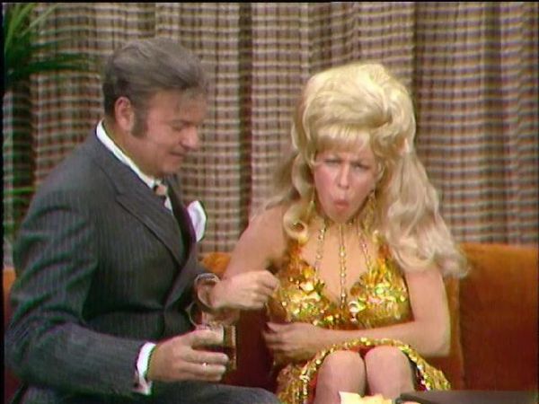 The Carol Burnett Show - The Carol Burnett Show: S3 E28 - Family Show