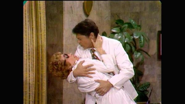 The Carol Burnett Show - The Carol Burnett Show: S4 E10 - Martha Raye, Ross Martin