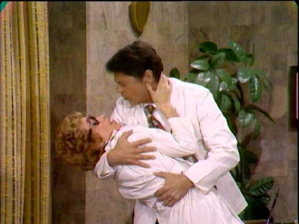 The Carol Burnett Show - The Carol Burnett Show: S4 E10 - Martha Raye, Ross Martin