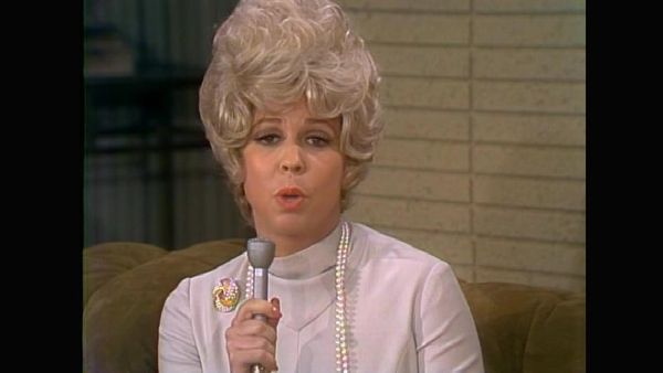 The Carol Burnett Show - The Carol Burnett Show: S7 E4 - Helen Reddy, John Byner