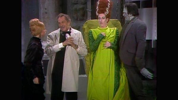 The Carol Burnett Show - The Carol Burnett Show: S6 E11 - Vincent Price