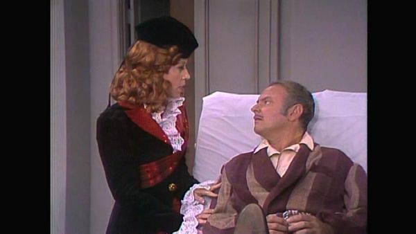 The Carol Burnett Show - The Carol Burnett Show: S6 E24 - Family Show