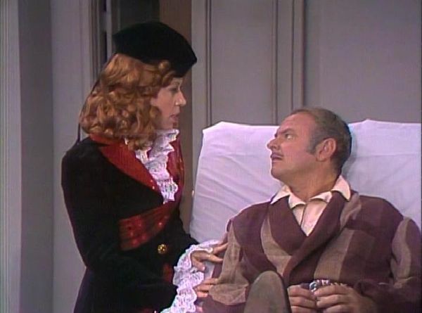 The Carol Burnett Show - The Carol Burnett Show: S6 E24 - Family Show