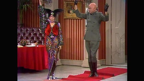 The Carol Burnett Show - The Carol Burnett Show: S6 E22 - David Hartman, Paula Kelly