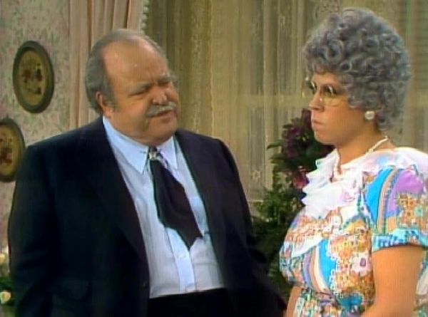 The Carol Burnett Show - The Carol Burnett Show: S8 E16 - William Conrad