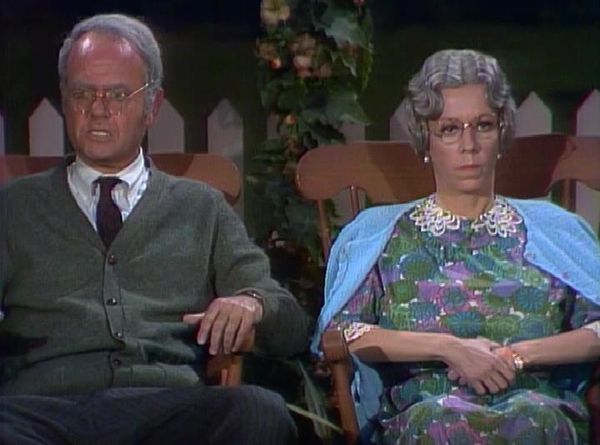 The Carol Burnett Show - The Carol Burnett Show: S8 E23 - Phil Silvers, Jean Stapleton