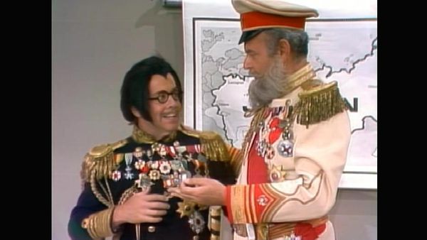 The Carol Burnett Show - The Carol Burnett Show: S9 E14 - Family Show