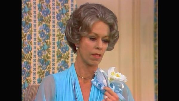 The Carol Burnett Show - The Carol Burnett Show: S10 E10 - Family Show
