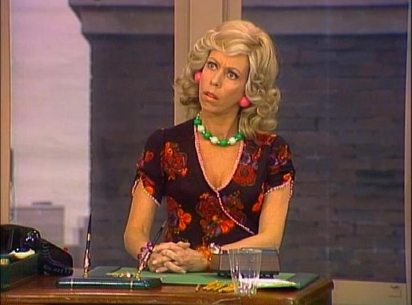 The Carol Burnett Show - The Carol Burnett Show: S10 E18 - Family Show