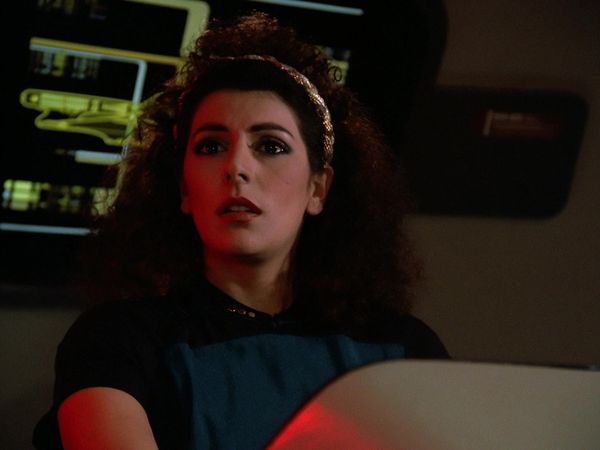 Star Trek: The Next Generation - Encounter at Farpoint (Part 1)