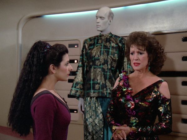 Star Trek: The Next Generation - Manhunt
