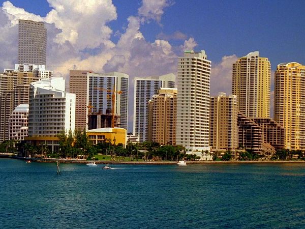 CSI: Miami - Throwing Heat