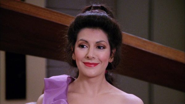 Star Trek: The Next Generation - Menage a Troi