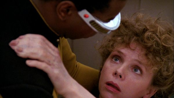 Star Trek: The Next Generation - Identity Crisis