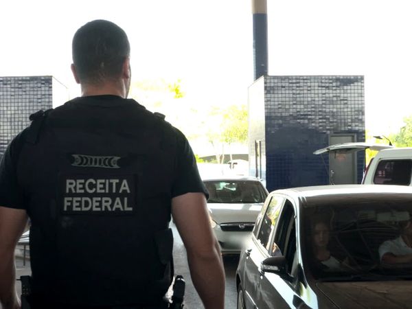 Fronteras peligrosas de Latinoamerica - Armas y rosas